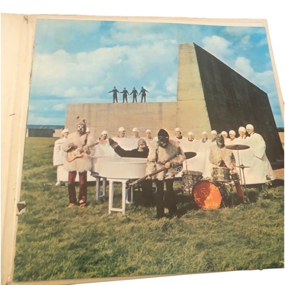 Beatles Magical Mystery Tour Album Penny Lane Strawberry Fields 24 Page Book - Picture 2 of 16